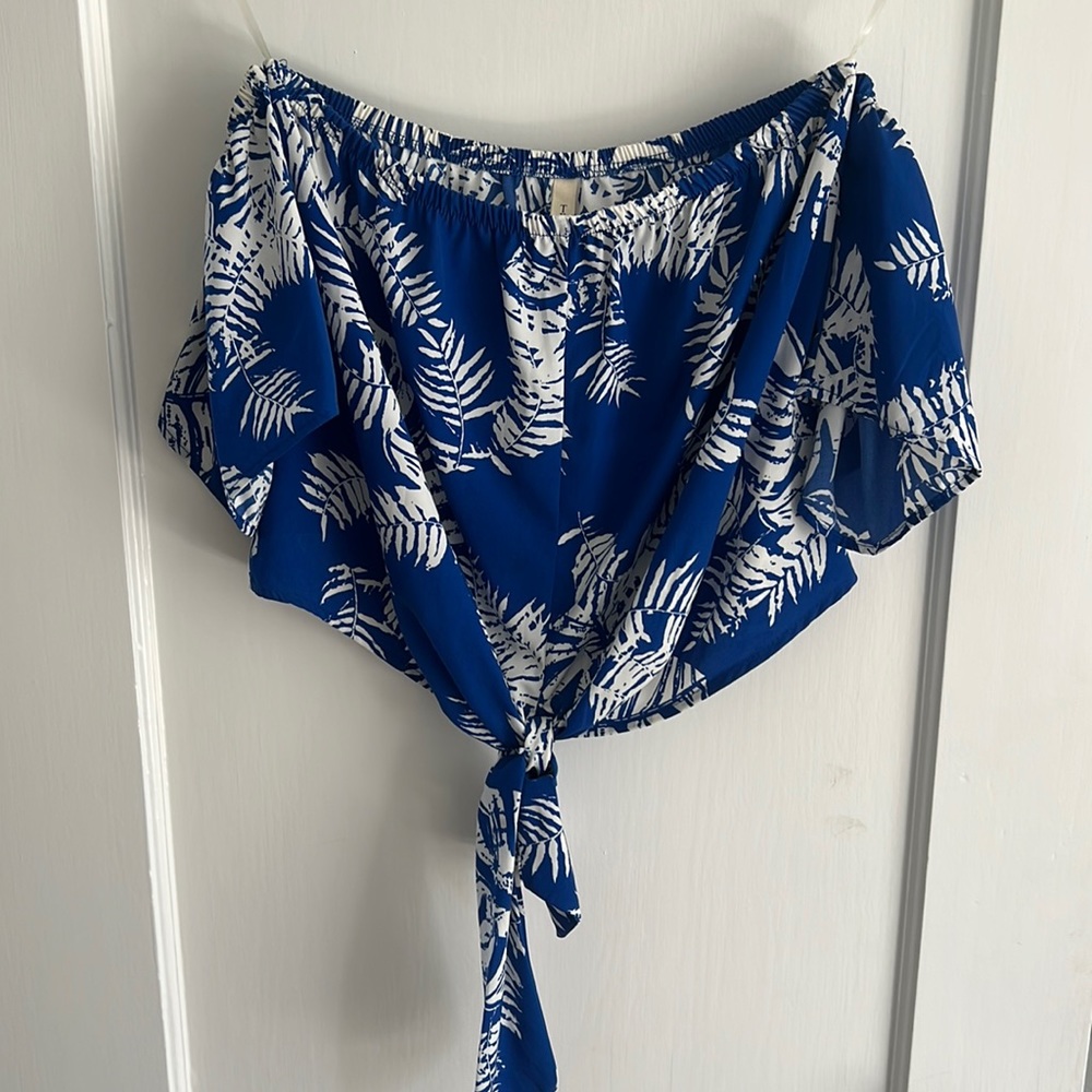 Off the shoulder, tropical top